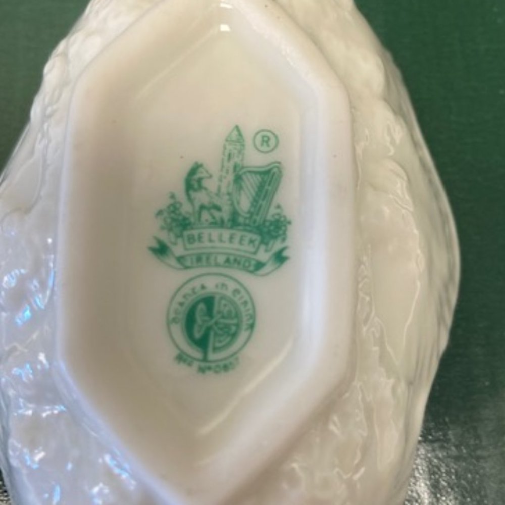 Belleek Shell Salt Cellar - Picture 2 of 4